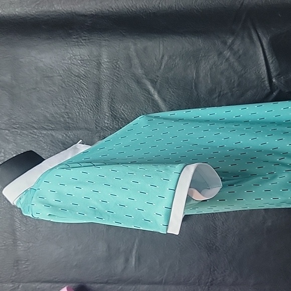 Asics woman's Size L Green and Blue. - Picture 7 of 8